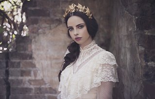 Image 8 - Majestic Empress: Viktoria Novak in Wedding + Bridal Fashion.