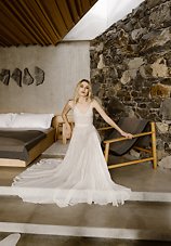 Image 2 - L’eto Bridal Collection in Bridal Fashion.
