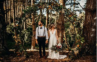 Image 13 - Bohemian Woodland Elopement Inspiration in Styled Shoots.