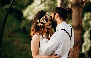 Image 15 - Bohemian Woodland Elopement Inspiration in Styled Shoots.