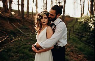 Image 19 - Bohemian Woodland Elopement Inspiration in Styled Shoots.