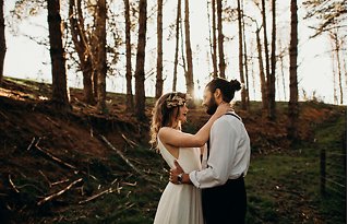 Image 20 - Bohemian Woodland Elopement Inspiration in Styled Shoots.