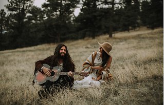 Image 11 - Mountain Elopement Inspiration – Colorado in Styled Shoots.