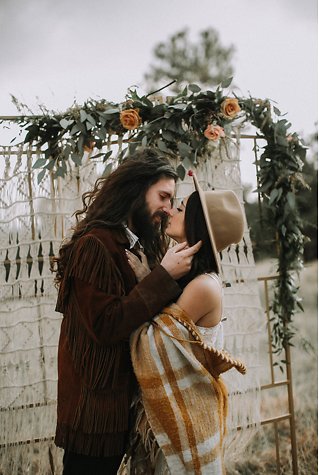 Image 18 - Mountain Elopement Inspiration – Colorado in Styled Shoots.