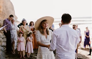 Image 6 - SIMPLE + BOHEMIAN – RELAXED SEASIDE WEDDING WITH BACKYARD RECEPTION in Real Weddings.