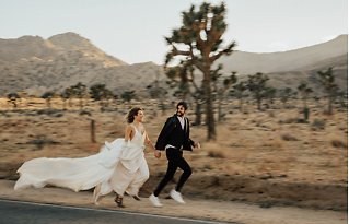 Image 31 - Emotional Joshua Tree Elopement with Boho Styling in Real Weddings.
