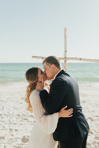 Image 14 - Intimate Beach Elopement full of Modern Boho vibes – Florida Sunset Wedding in Real Weddings.