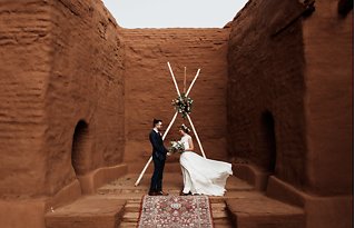 Image 20 - Romantic, Earthy + Bohemian – Red Rock Elopement at Pecos National Park in Real Weddings.