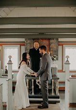 Image 15 - Romantic, Elegant and a little rugged – Iceland Elopement in Real Weddings.