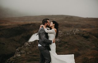 Image 40 - Romantic, Elegant and a little rugged – Iceland Elopement in Real Weddings.