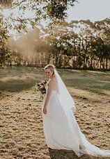 Image 16 - Sun-Soaked Country Wedding with Spring Florals – Bendooley Estate in Real Weddings.