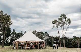 Image 23 - Bohemian Wedding Festival – Laid Back field celebration in Real Weddings.