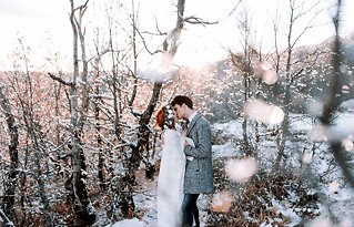 Image 13 - Boho Winter Romance on the edge of the world – Papigo Alps Elopement in Styled Shoots.