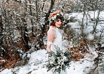 Image 16 - Boho Winter Romance on the edge of the world – Papigo Alps Elopement in Styled Shoots.