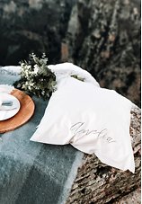 Image 34 - Boho Winter Romance on the edge of the world – Papigo Alps Elopement in Styled Shoots.