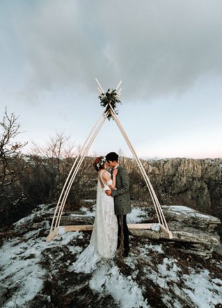 Image 28 - Boho Winter Romance on the edge of the world – Papigo Alps Elopement in Styled Shoots.
