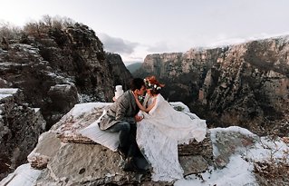 Image 36 - Boho Winter Romance on the edge of the world – Papigo Alps Elopement in Styled Shoots.