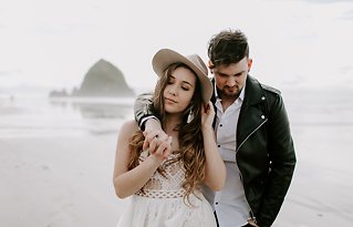 Image 9 - Bohemian Elopement with spring florals on the Oregon Coast in Bridal Fashion.