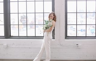 Image 11 - Clean + Simple Wedding Styling for the Minimalist Bride in Styled Shoots.