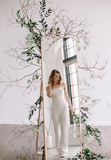 Image 7 - Clean + Simple Wedding Styling for the Minimalist Bride in Styled Shoots.