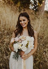 Image 5 - A warm styled shoot that’s all about wild flowers in Styled Shoots.