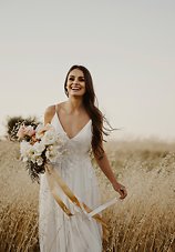 Image 20 - A warm styled shoot that’s all about wild flowers in Styled Shoots.