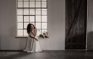 Image 7 - Romantic, Urban Wedding Inspiration in Styled Shoots.