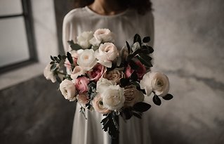 Image 27 - Romantic, Urban Wedding Inspiration in Styled Shoots.