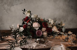 Image 24 - Romantic, Urban Wedding Inspiration in Styled Shoots.
