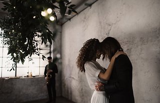 Image 30 - Romantic, Urban Wedding Inspiration in Styled Shoots.