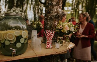 Image 32 - The rustic tent wedding of Kate + Johan in Real Weddings.