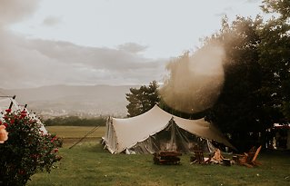 Image 20 - The rustic tent wedding of Kate + Johan in Real Weddings.