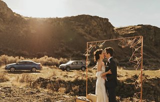 Image 13 - A desert styled elopement in Styled Shoots.