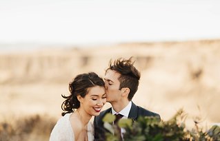 Image 21 - A desert styled elopement in Styled Shoots.
