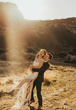Image 24 - A desert styled elopement in Styled Shoots.