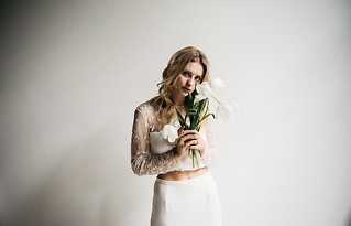 Image 29 - minimalist wedding inspiration in Styled Shoots.