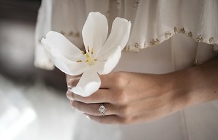 Image 19 - minimalist wedding inspiration in Styled Shoots.