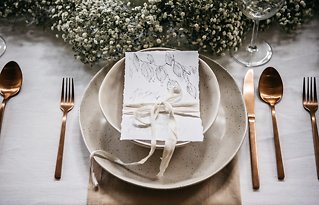 Image 21 - minimalist wedding inspiration in Styled Shoots.