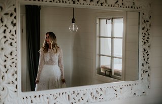 Image 3 - A magical winter soiree in heavenly Byron Bay in Styled Shoots.