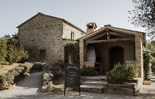 Image 1 - Relaxed + Stress-Free: A Rustic Tuscan Wedding — Adela + Mike in Real Weddings.