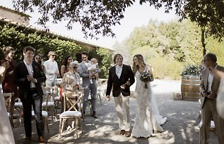 Image 8 - Relaxed + Stress-Free: A Rustic Tuscan Wedding — Adela + Mike in Real Weddings.
