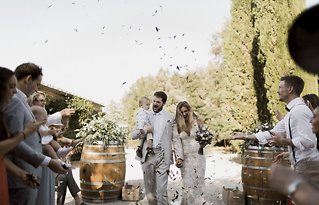 Image 11 - Relaxed + Stress-Free: A Rustic Tuscan Wedding — Adela + Mike in Real Weddings.