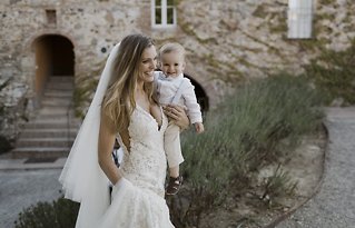 Image 16 - Relaxed + Stress-Free: A Rustic Tuscan Wedding — Adela + Mike in Real Weddings.