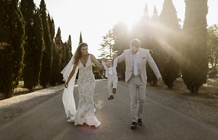 Image 19 - Relaxed + Stress-Free: A Rustic Tuscan Wedding — Adela + Mike in Real Weddings.