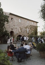 Image 21 - Relaxed + Stress-Free: A Rustic Tuscan Wedding — Adela + Mike in Real Weddings.