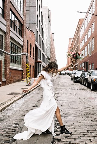 Image 18 - When Edgy Meets Glam: A Stylized Rooftop Elopement in Brooklyn in Styled Shoots.