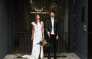 Image 30 - When Edgy Meets Glam: A Stylized Rooftop Elopement in Brooklyn in Styled Shoots.