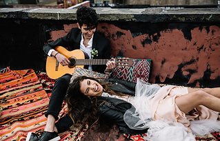 Image 15 - When Edgy Meets Glam: A Stylized Rooftop Elopement in Brooklyn in Styled Shoots.