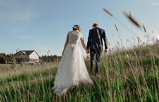 Image 15 - An Alpaca Farm Styled Elopement in Styled Shoots.