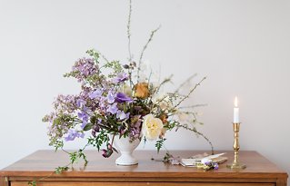 Image 1 - Understated Elegance: A Springtime Styled Elopement in Vancouver in Styled Shoots.
